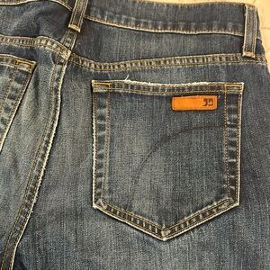 32 waist Joe’s Jeans: The Classic